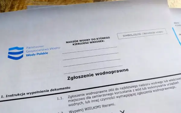 Dokument "Zgłoszenie wodnoprawne" z logo Wód Polskich. Potrzebne do uzyskania pozwolenia na szambo.
